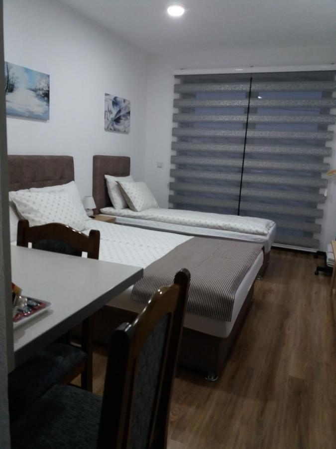 Apartments Karic Aerodrom Tuzla Dubrave Gornje エクステリア 写真