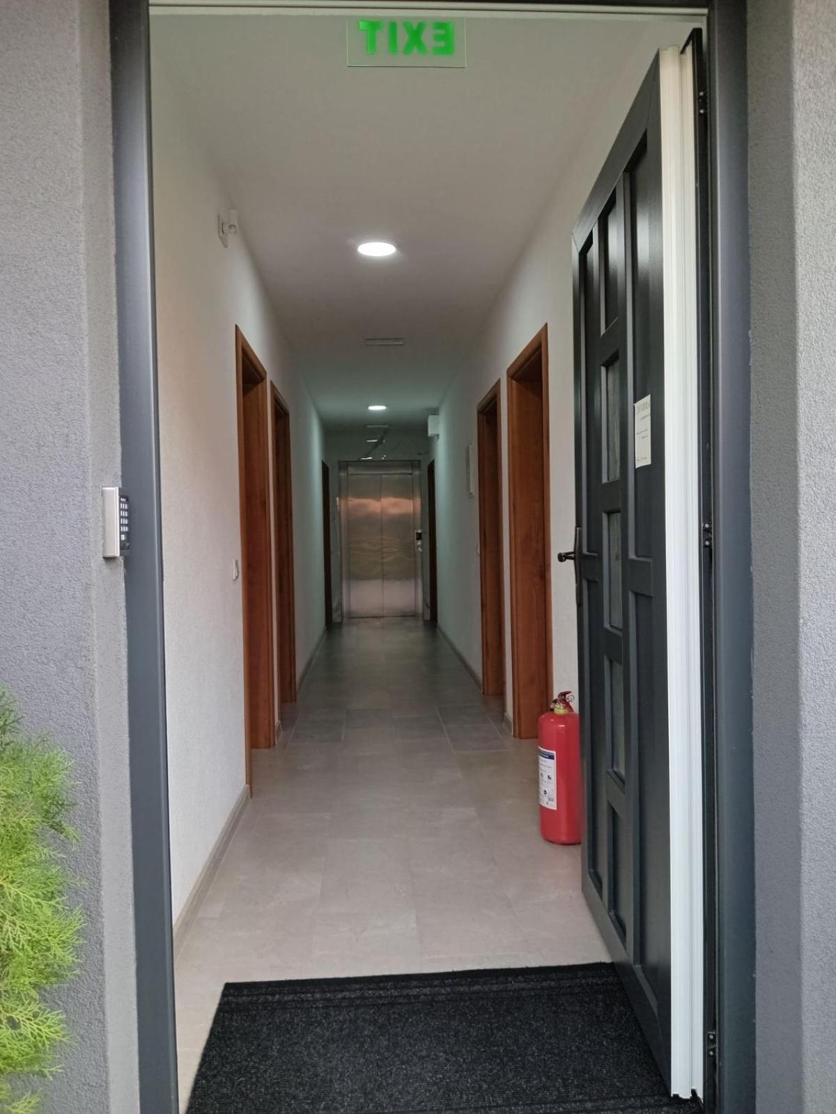 Apartments Karic Aerodrom Tuzla Dubrave Gornje エクステリア 写真