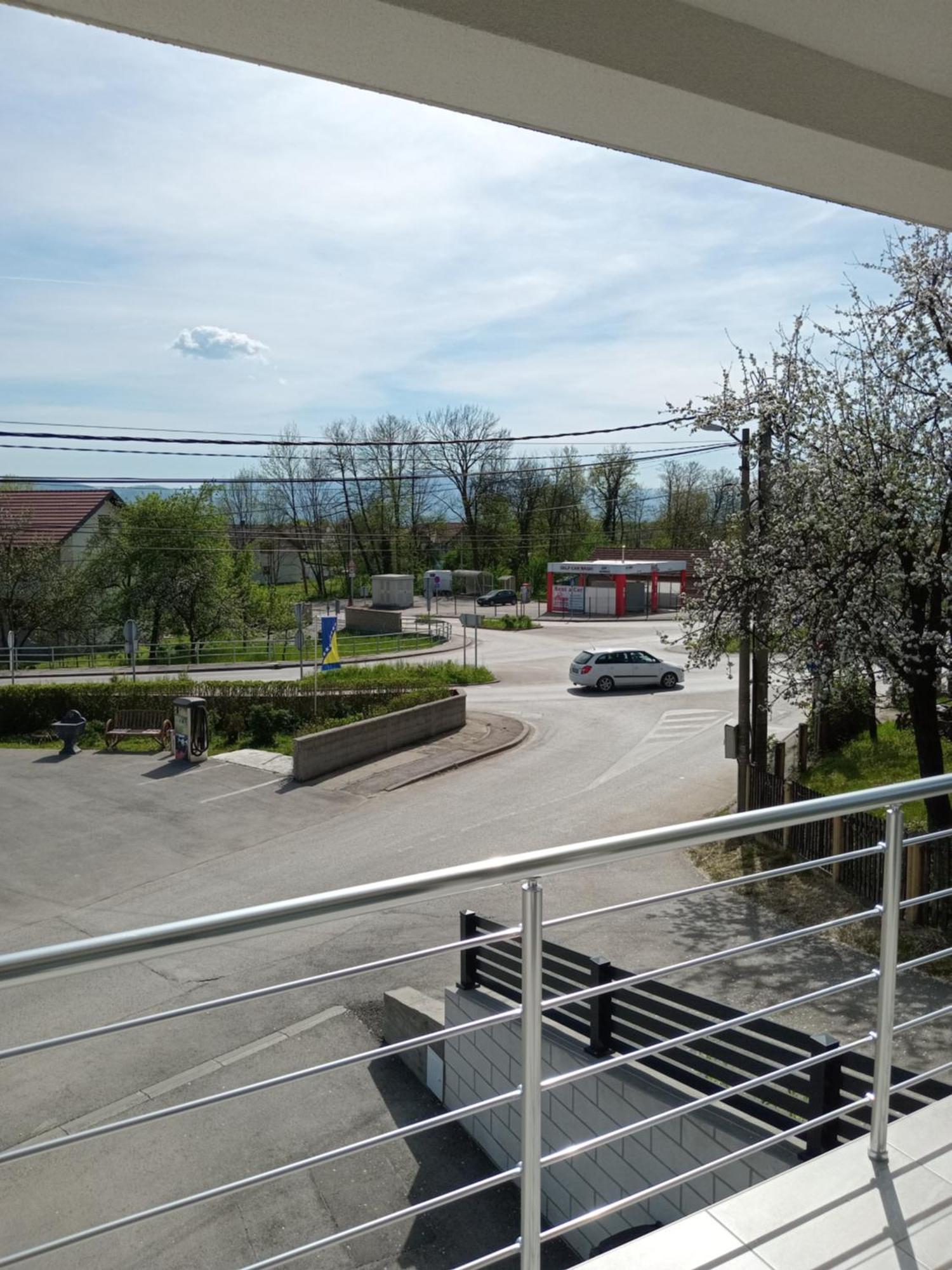 Apartments Karic Aerodrom Tuzla Dubrave Gornje エクステリア 写真