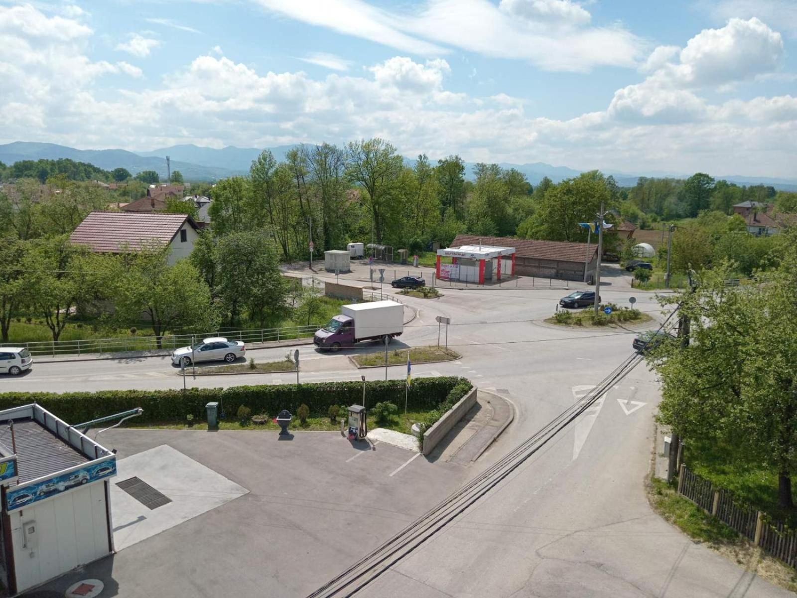 Apartments Karic Aerodrom Tuzla Dubrave Gornje エクステリア 写真